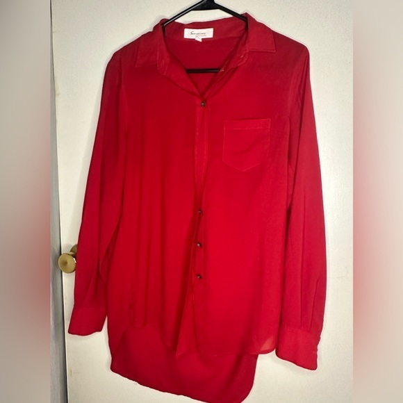 Two by Vince Camuto Women Red Long Sleeve Silk Blouse button detail size small‎ - Picture 1 of 11